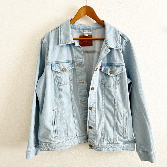 Levi's Jackets & Blazers - Levi’s light was denim jacket size 2X